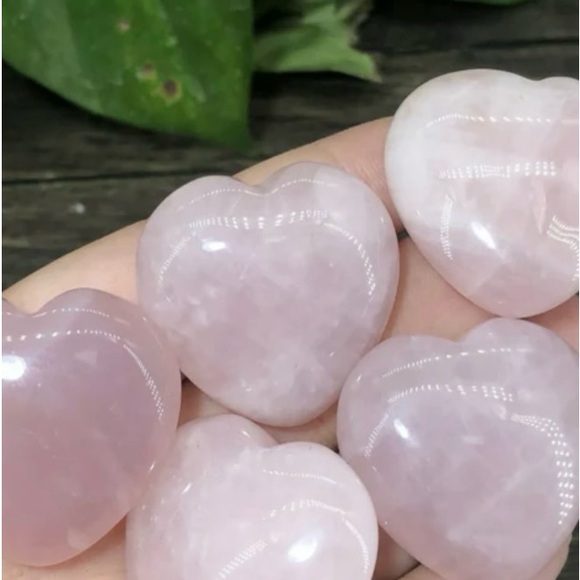 1 Rose Quartz Puffy Heart Crystal Stone. The Pink of the Stone of Love Self Love - Picture 4 of 8